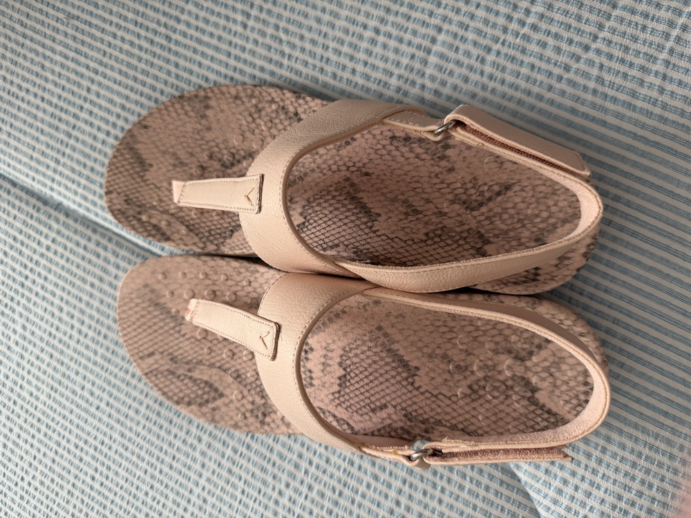 NEVER WORN Vionic Sandals Pink